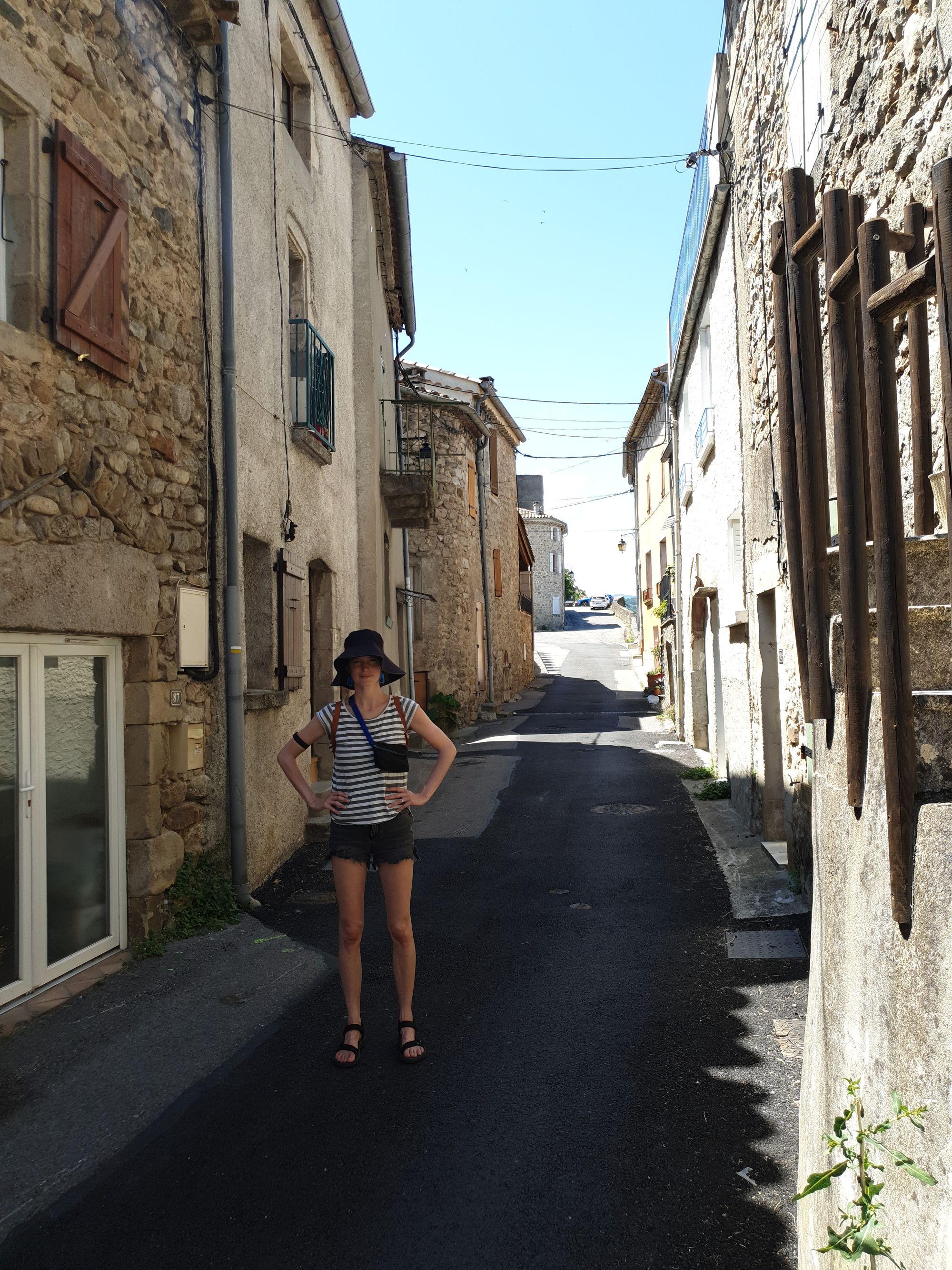 A 'Joyeuse' drive to Arles [Day #4]