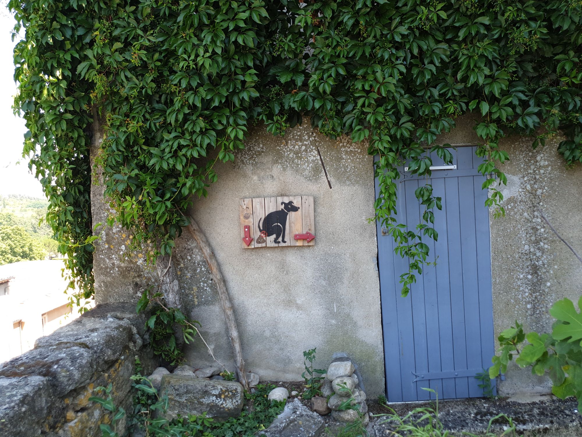 A 'Joyeuse' drive to Arles [Day #4]